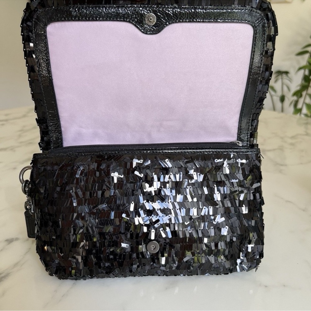 Limited EDT. Coach Black Party Sequin Clutch. Full size - Picture 4 of 8